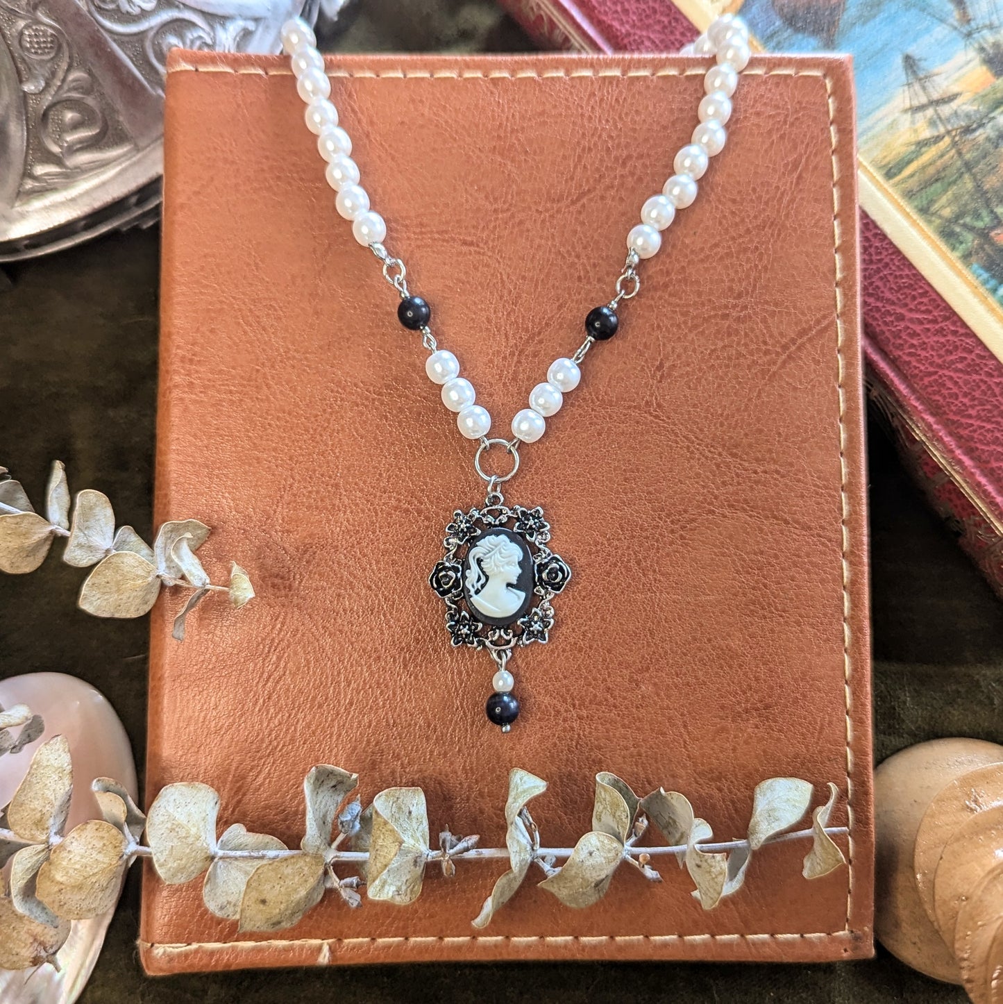 Collier Memora