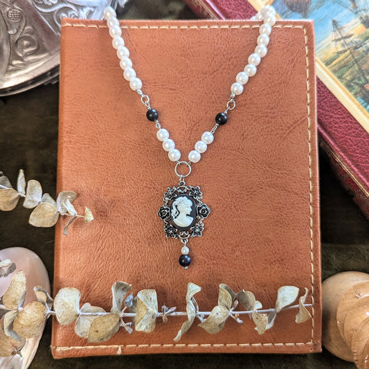 Collier Memora